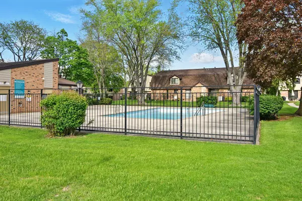 8657 N 73rd St, Milwaukee, WI 53223