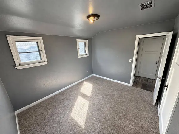 3611 N 12th St, Milwaukee, WI 53206