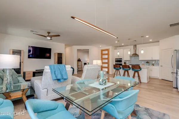 9052 E Pantano Bluff Dr, Tucson, AZ 85730-0026