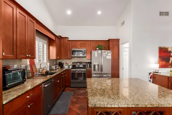 2587 E Dome Ct, Green Valley, AZ 85614-6268