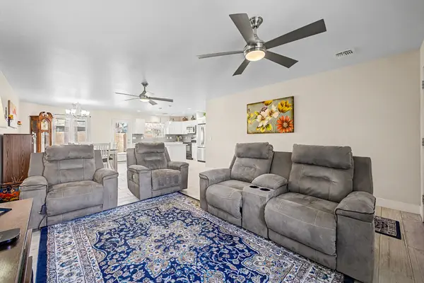 332 W 14th Ave, Apache Junction, AZ 85120-6422