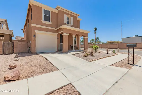 7952 E Revolution Loop, Tucson, AZ 85730