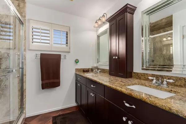 2587 E Dome Ct, Green Valley, AZ 85614-6268
