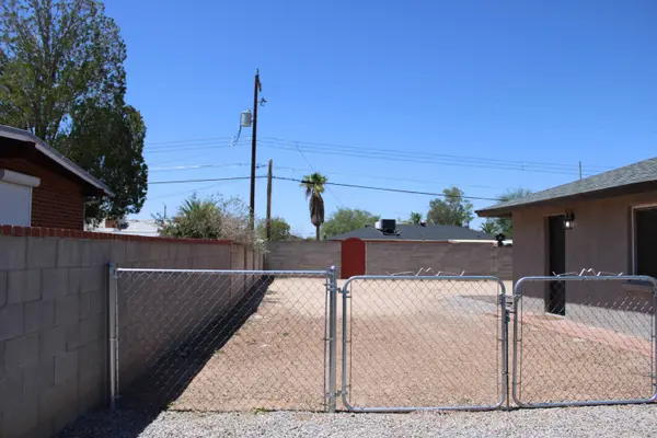 6526 E Calle Dened, Tucson, AZ 85710-5614