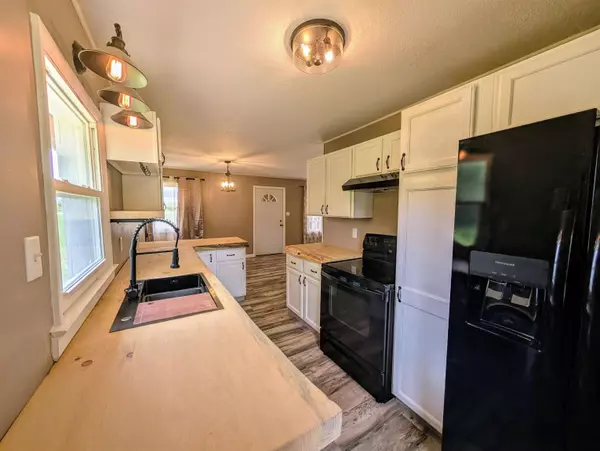 2730 County Road B, Grand Marsh, WI 53936