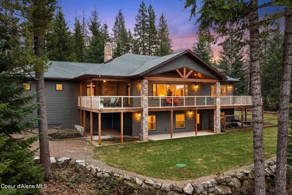 457 Gypsy Bay RD, Sagle, ID 83860