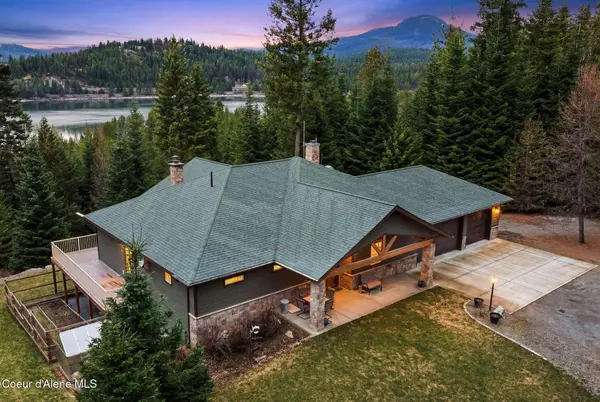 457 Gypsy Bay RD, Sagle, ID 83860