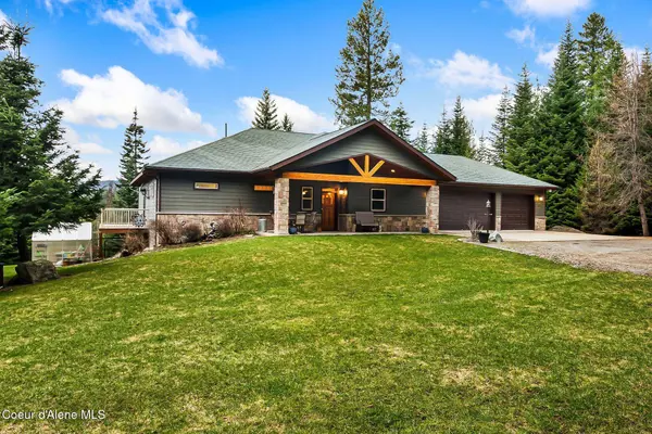 457 Gypsy Bay RD, Sagle, ID 83860