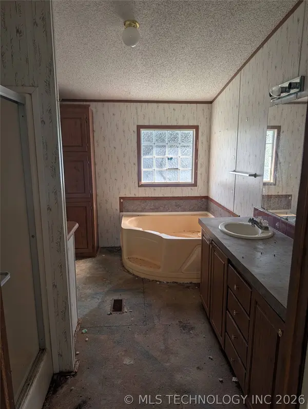 12453 Birdhouse RD, Kingston, OK 73439