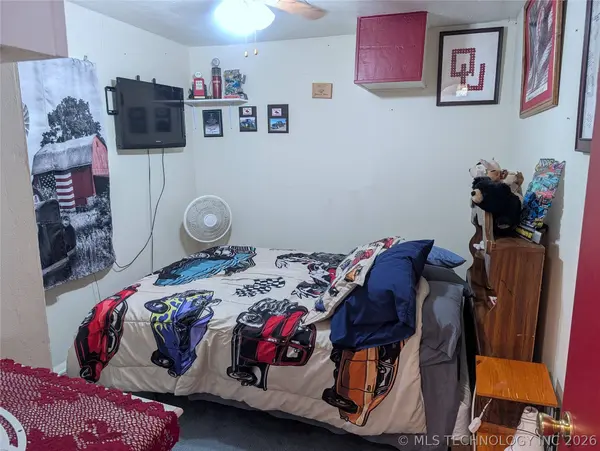 4104 Shay RD, Kingston, OK 73439