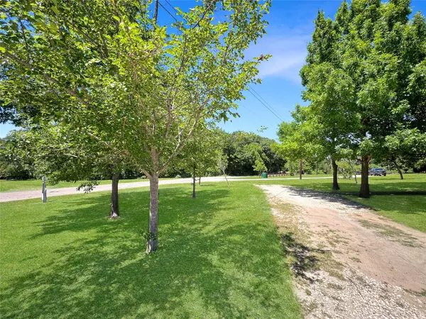 Sherman, TX 75090-3437,270 Newman Rd