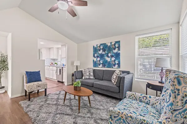 1046 Dubois St, Denison, TX 75020-7913