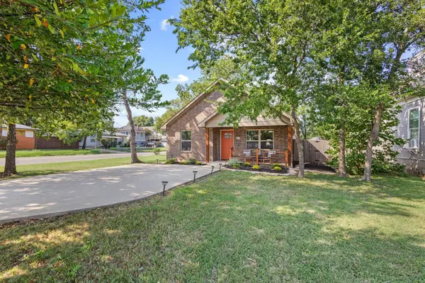 1031 W Gandy St, Denison, TX 75020-3311