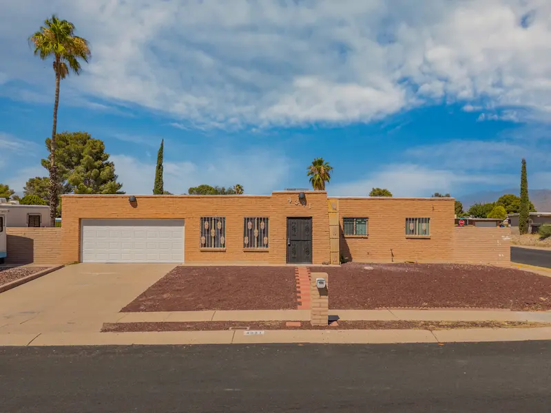 4341 S White Pine Ave, Tucson, AZ 85730-4228