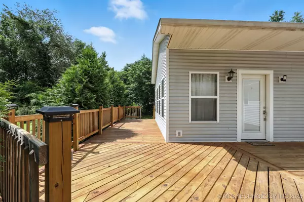 921 N 8th ST, Stilwell, OK 74960