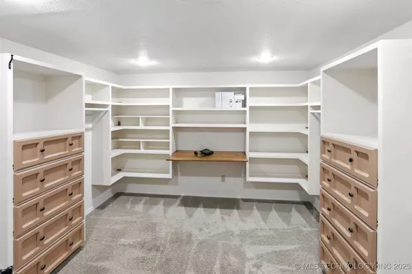 921 N 8th ST, Stilwell, OK 74960