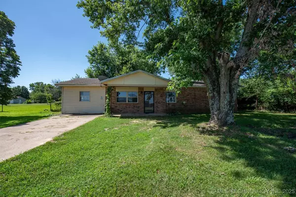 1204 W Hickory, Stilwell, OK 74960