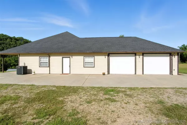 26096 S 600 RD, Stilwell, OK 74960