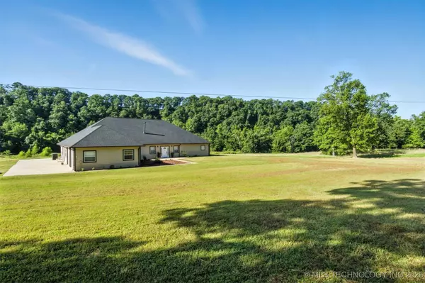 26096 S 600 RD, Stilwell, OK 74960