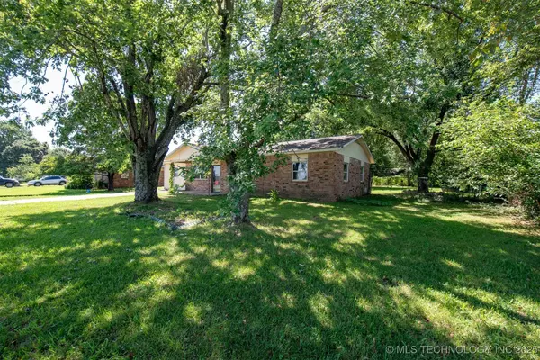 1204 W Hickory, Stilwell, OK 74960