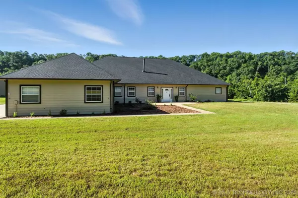 26096 S 600 RD, Stilwell, OK 74960