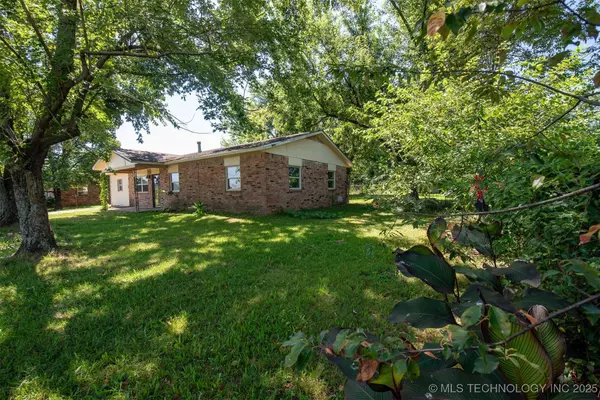 1204 W Hickory, Stilwell, OK 74960