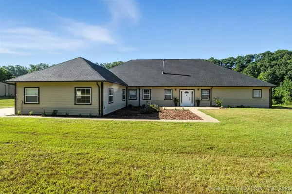 26096 S 600 RD, Stilwell, OK 74960