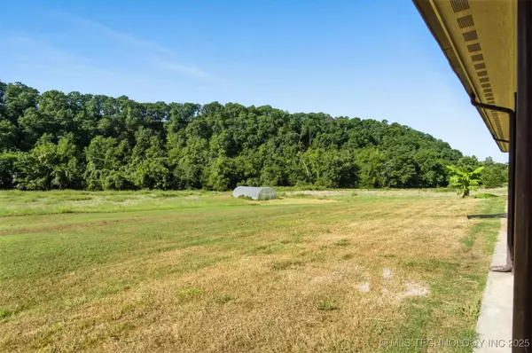 26096 S 600 RD, Stilwell, OK 74960