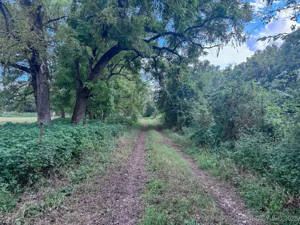 462986 E 830 RD, Stilwell, OK 74960