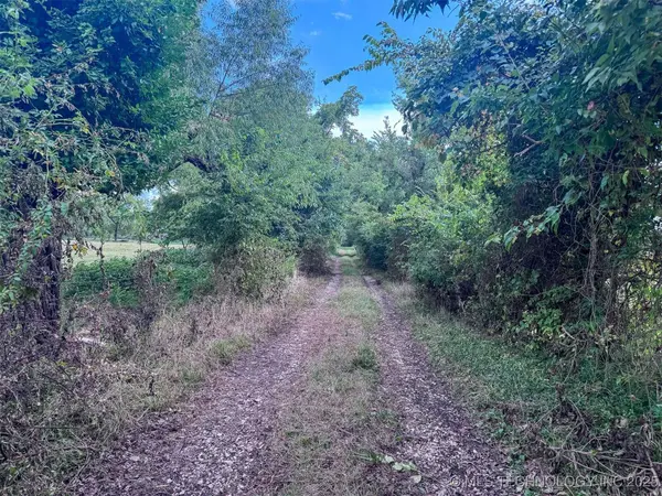 462986 E 830 RD, Stilwell, OK 74960