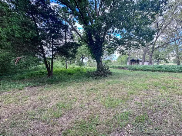 462986 E 830 RD, Stilwell, OK 74960