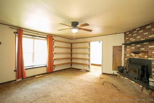 6947 N 460 RD, Hulbert, OK 74441