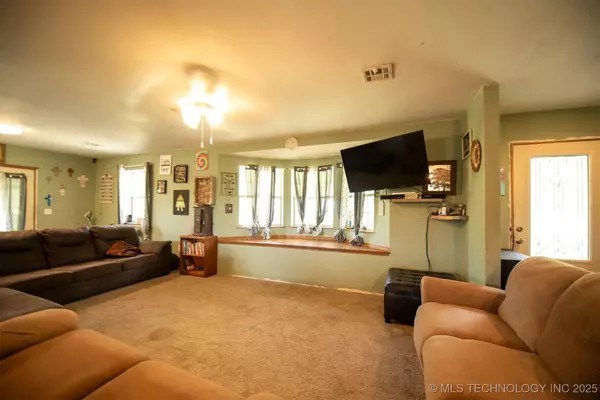 465602 E 850 RD, Stilwell, OK 74960