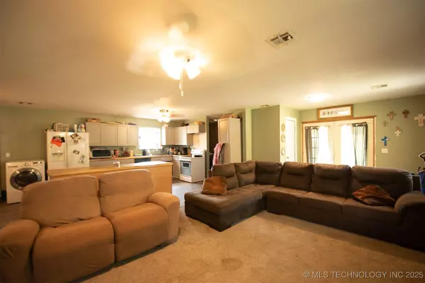 465602 E 850 RD, Stilwell, OK 74960