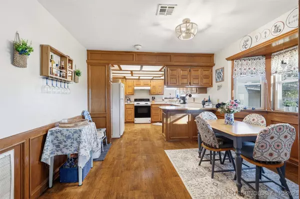 10015 E 632 RD, Peggs, OK 74452