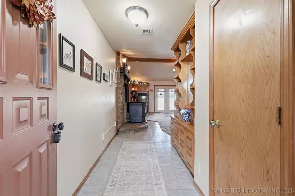 10015 E 632 RD, Peggs, OK 74452