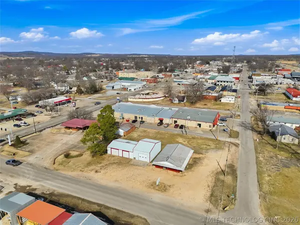 103 W Walnut ST, Stilwell, OK 74960