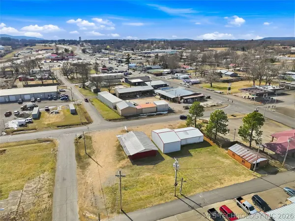 103 W Walnut ST, Stilwell, OK 74960