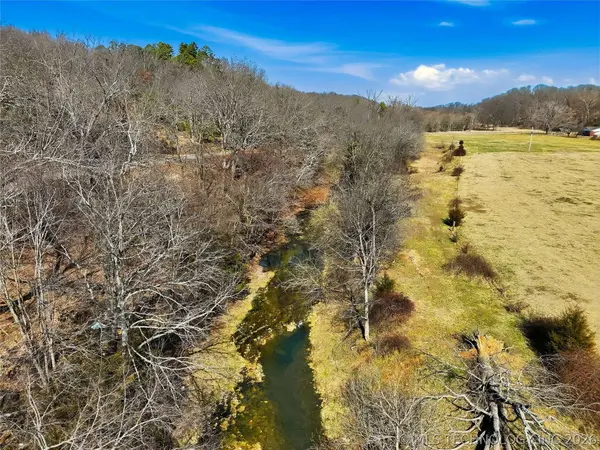 4735 RD, Stilwell, OK 74960