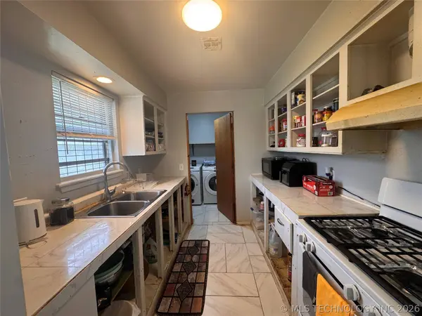 80852 S 4723 RD, Stilwell, OK 74960