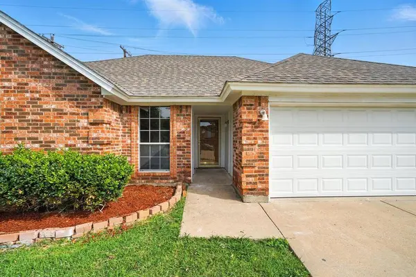 5601 Fairway Circle, Haltom City, TX 76117