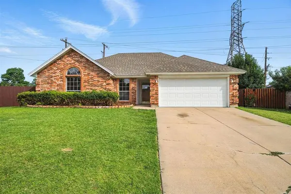 5601 Fairway Circle, Haltom City, TX 76117