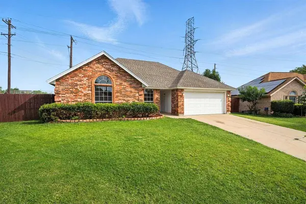 5601 Fairway Circle, Haltom City, TX 76117