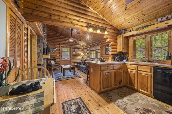 165 Smoky Mountain WAY, Sevierville, TN 37876