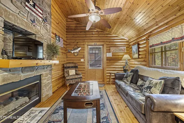 165 Smoky Mountain WAY, Sevierville, TN 37876