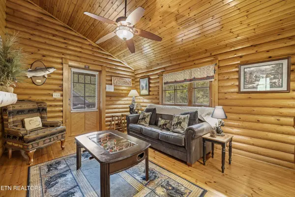 165 Smoky Mountain WAY, Sevierville, TN 37876
