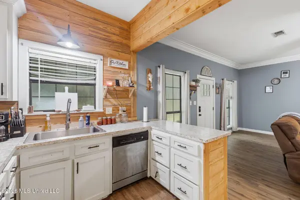 1310 W Border Avenue, Wiggins, MS 39577
