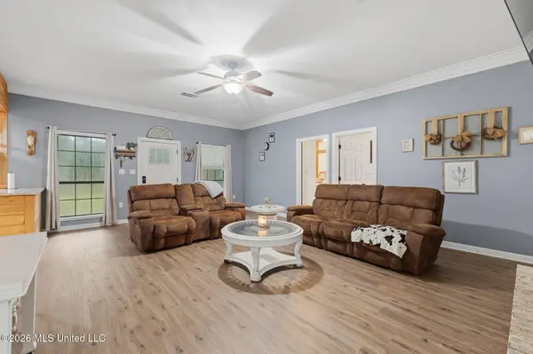1310 W Border Avenue, Wiggins, MS 39577