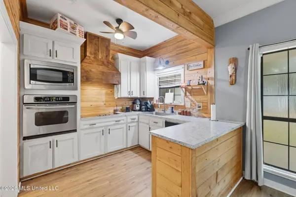 1310 W Border Avenue, Wiggins, MS 39577
