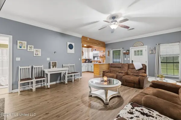 1310 W Border Avenue, Wiggins, MS 39577